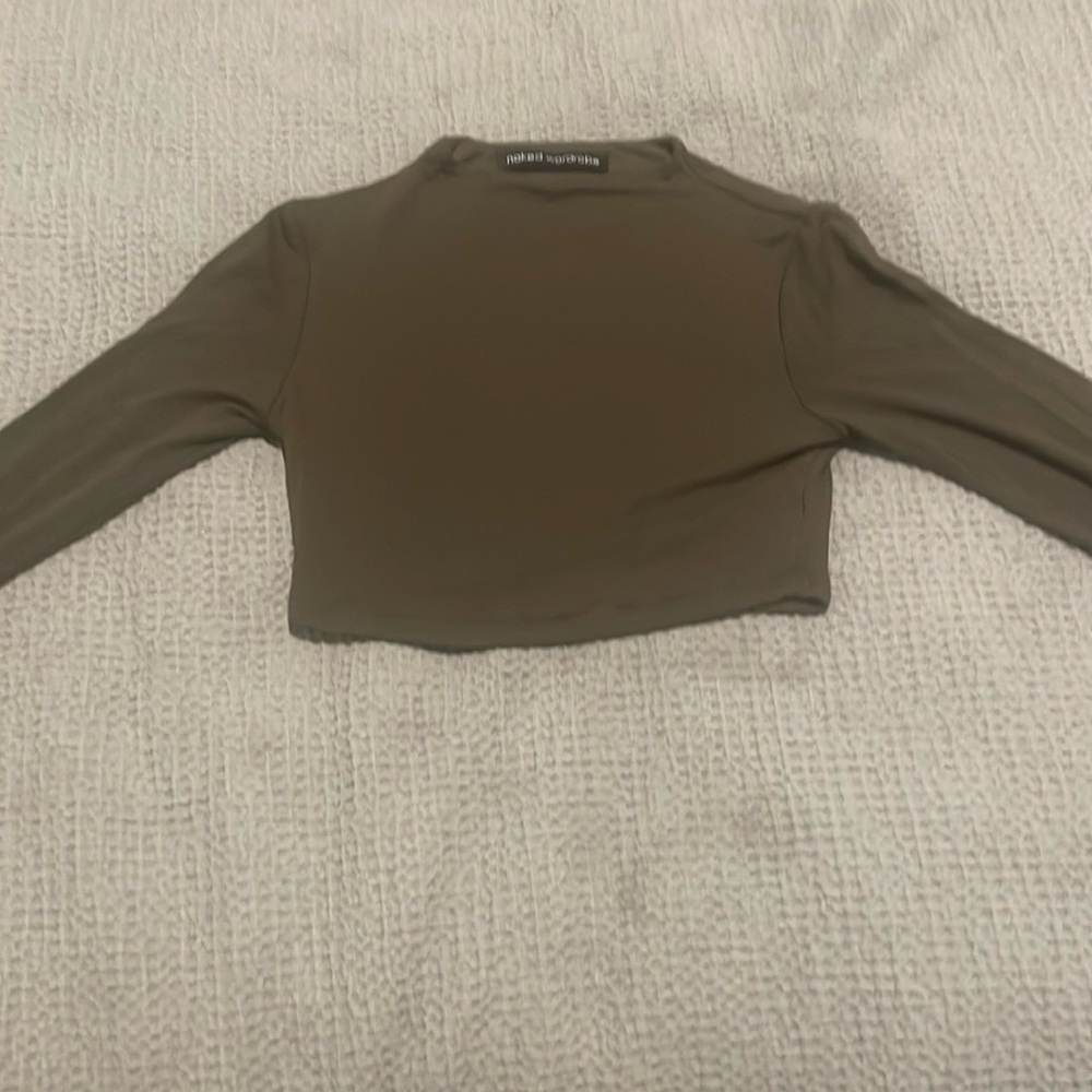Cropped long sleeve shirt